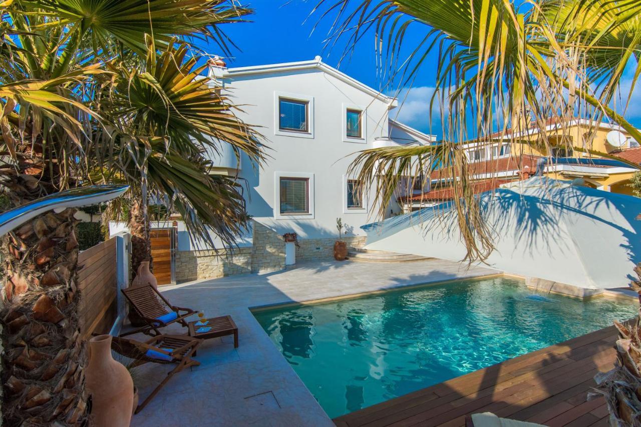 Apartments "Villa Antisin" With Heated Pool Задар Экстерьер фото